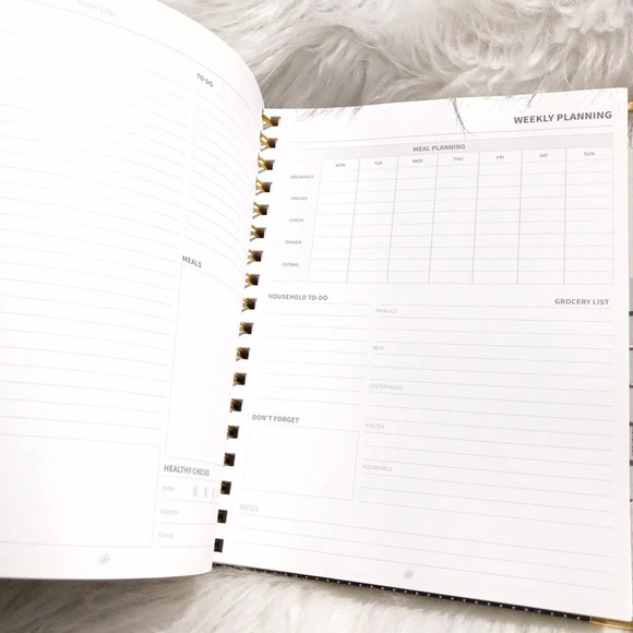 Peacock Paper large navy blue calendar planner - Picture 4 of 8